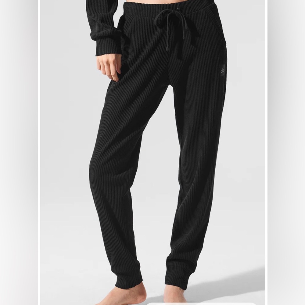 ALO Yoga Black Ribbed Muse Sweatpants, Size Large